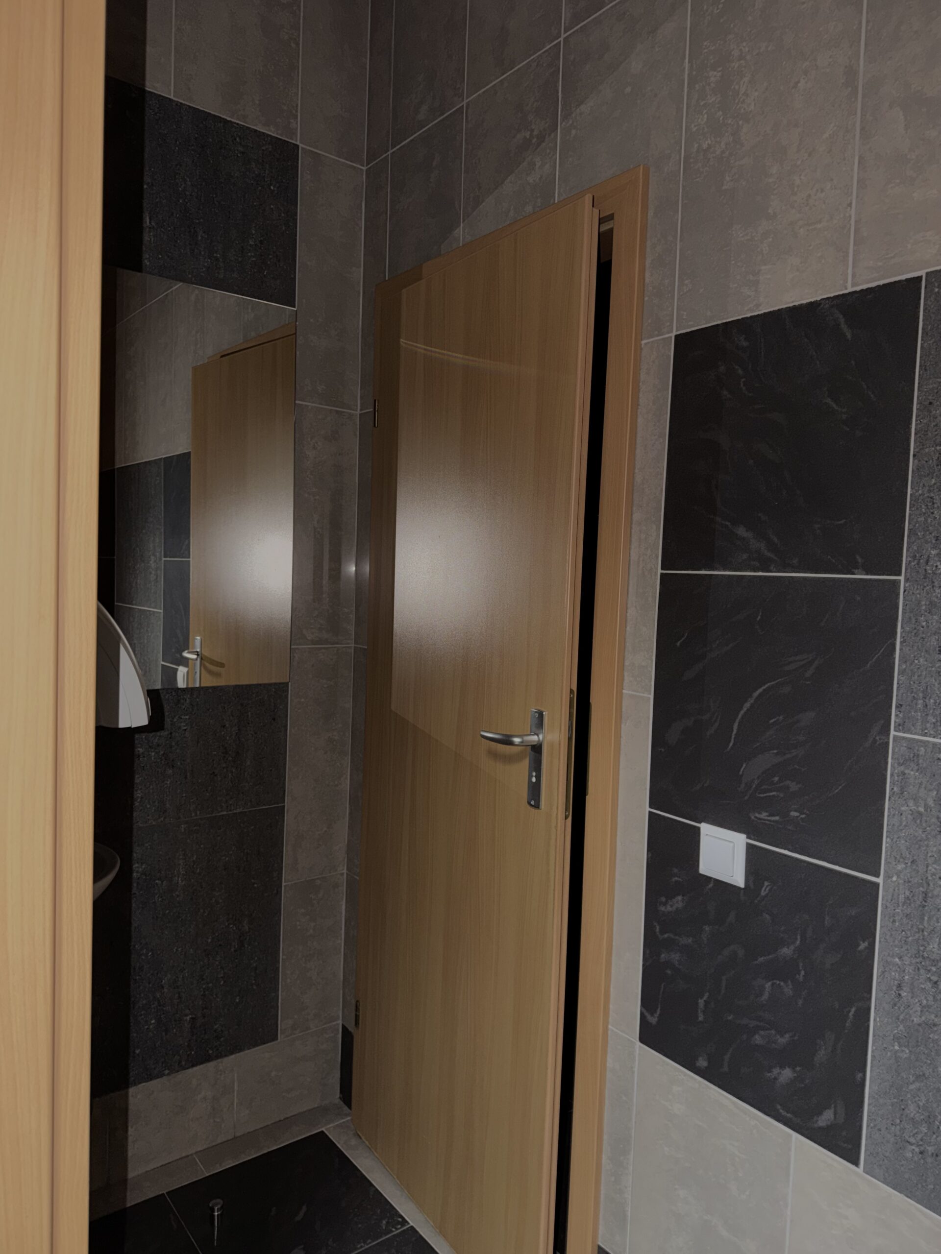 OFFICE FOR RENT, 214m² 1st FLOOR, BC IRVA 7