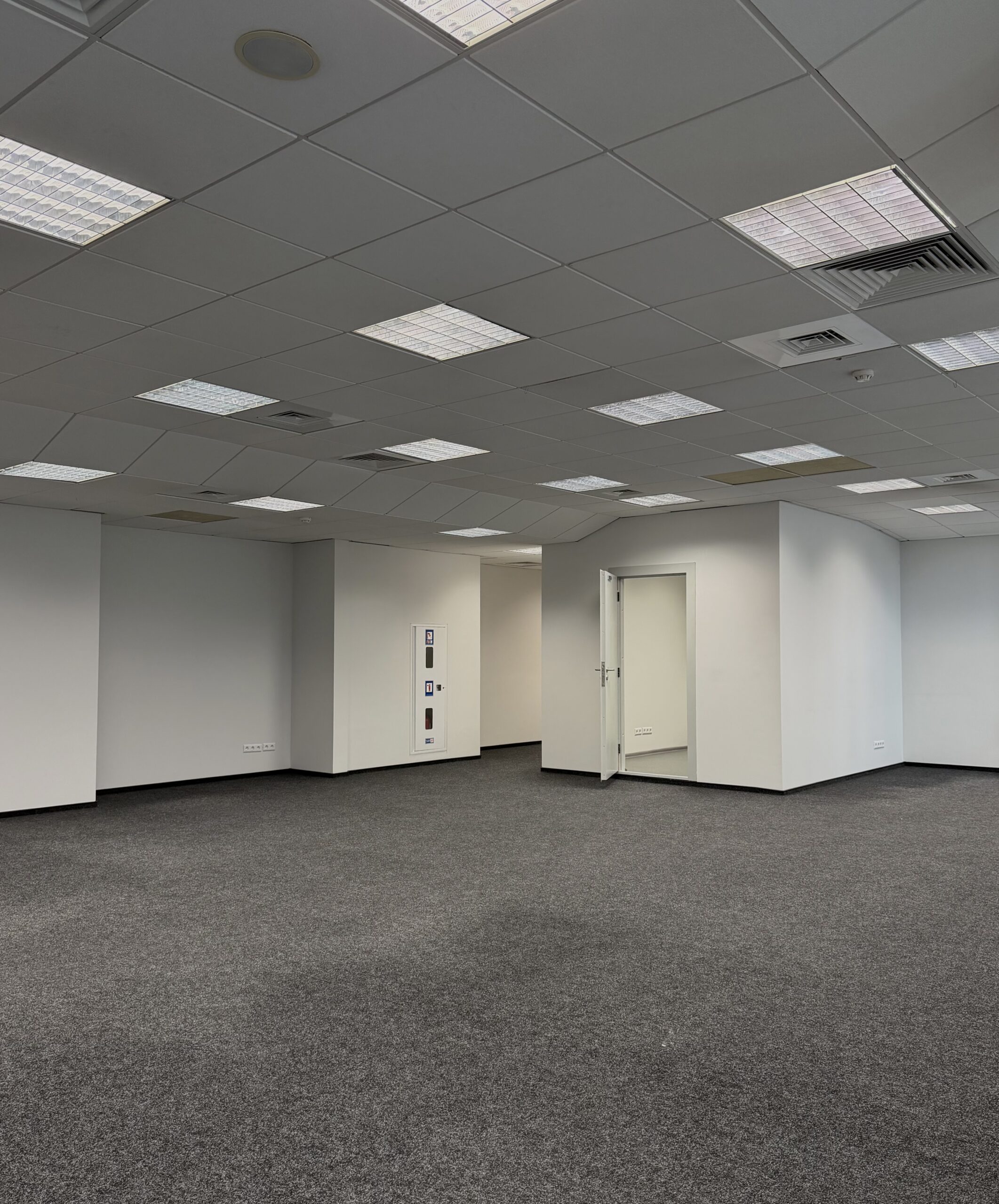 OFFICE FOR RENT, 214m² 1st FLOOR, BC IRVA 2