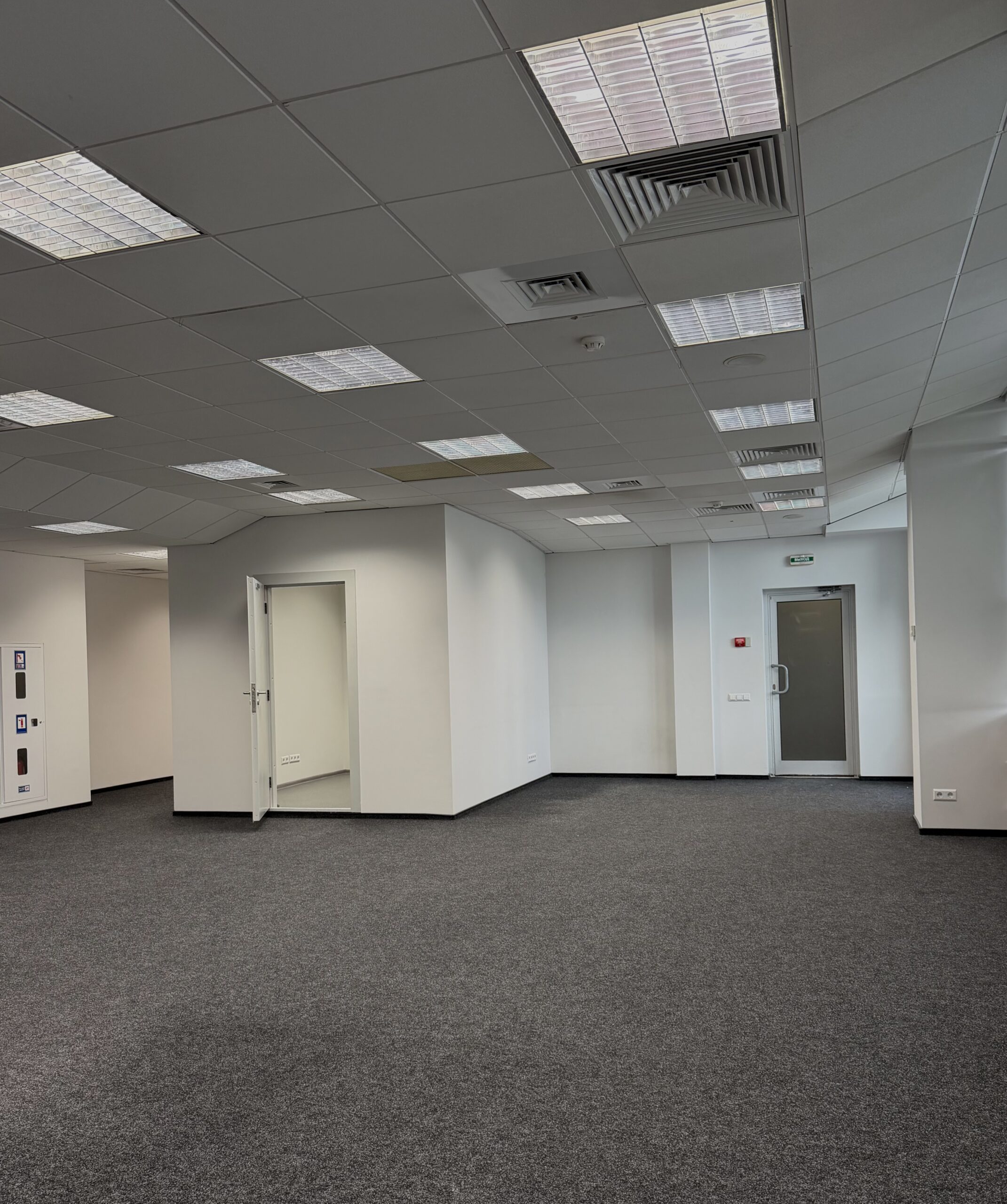 OFFICE FOR RENT, 214m² 1st FLOOR, BC IRVA 1