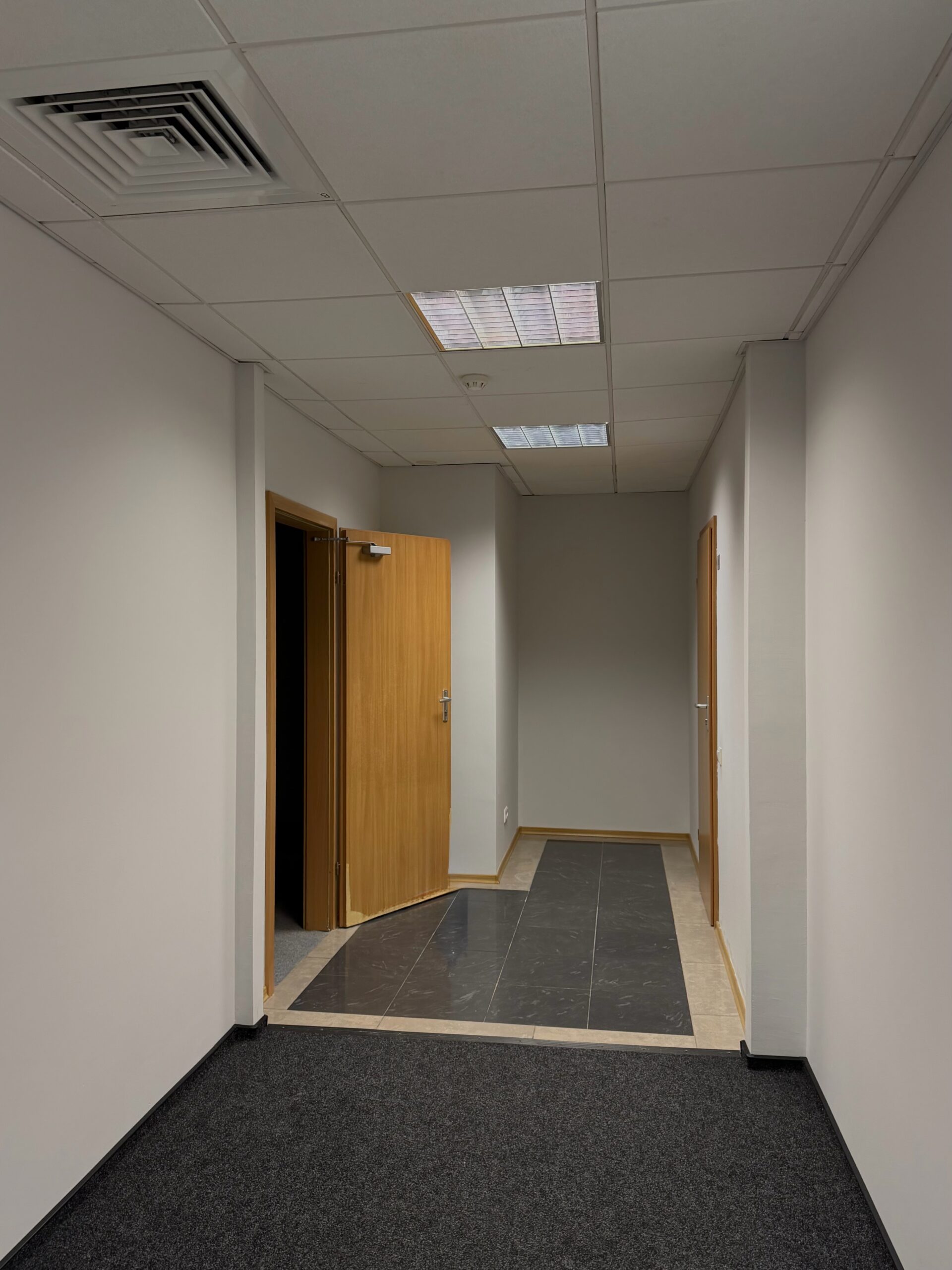 OFFICE FOR RENT, 214m² 1st FLOOR, BC IRVA 6